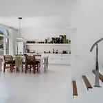 Amonita Villa *